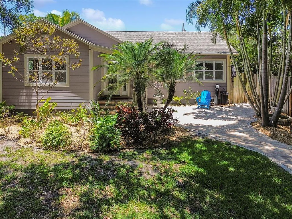 2 bed, 1.0 bath, 1231 sqft, $3,950 — Photo 4