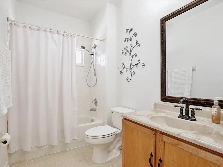 1472 Derby Glen Dr — Photo 5