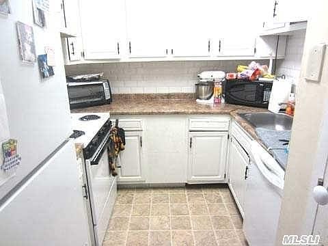 2nd image of 530 Hudson Ave