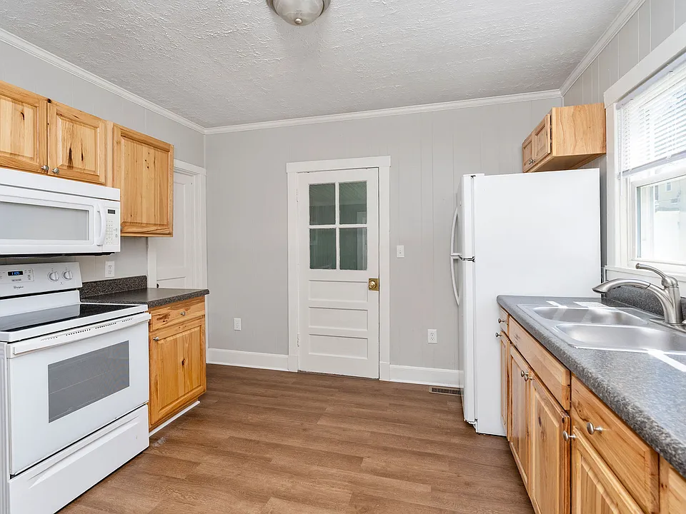 1803 Churchville Ave