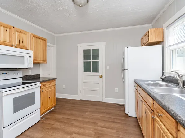 1803 Churchville Ave, Staunton, VA 24401