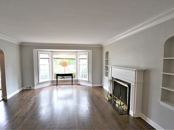 4th image of 9334 S Claremont Ave