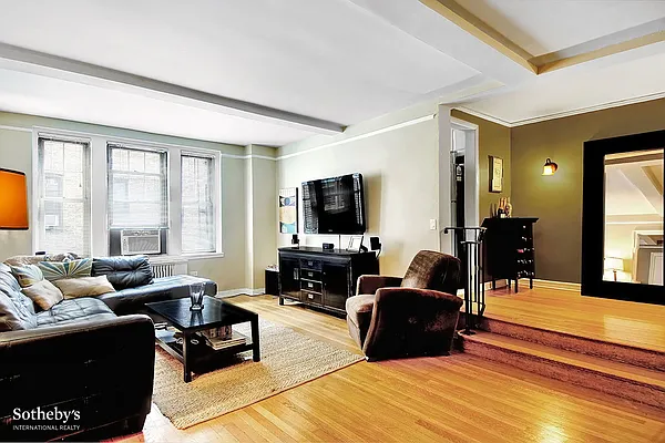 Rented by Sotheby's International Realty | media 32