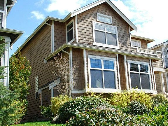 welcome to 4520 47th Avenue SW, a Craftsman-style home built in 2003...
