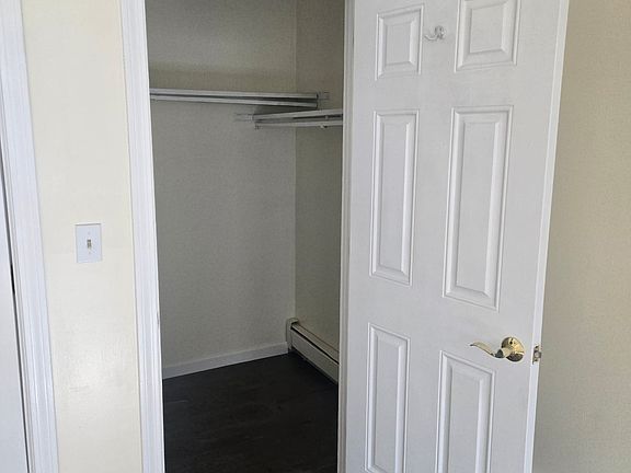 3rd image of 6 Autumn Leaf Dr APT 3
