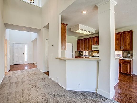 5th image of 6002 Bluewood Dr
