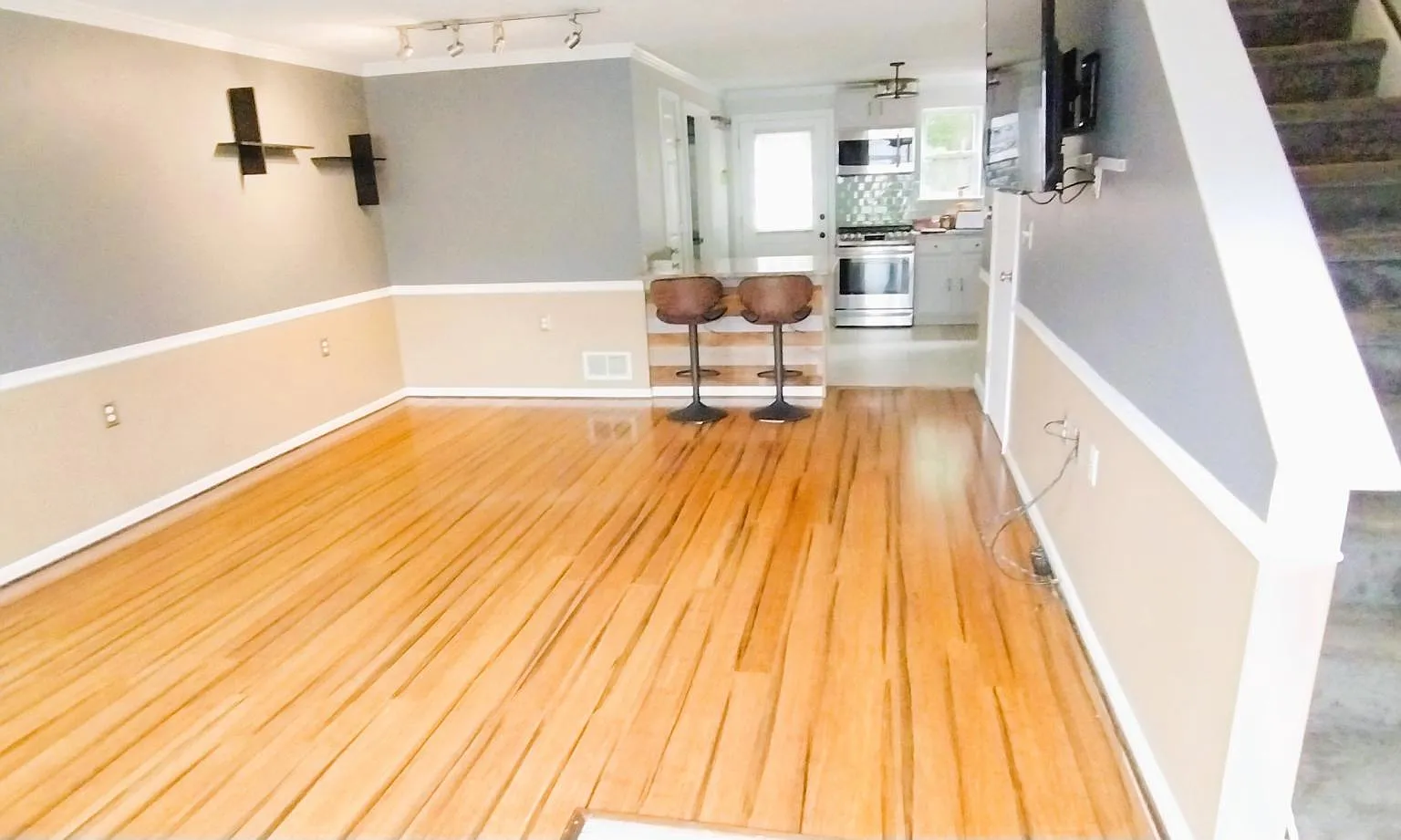 2 bed, 1350 sqft, $2,700 — Photo 2