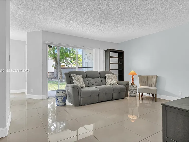 13946 SW 91st Ter #13946 — Photo 2
