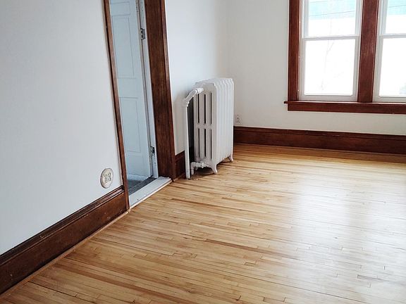 5th image of 1818 Minnehaha Ave W APT 2