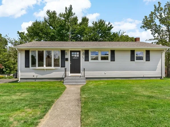 82 Queen St, Somerset, MA 02726