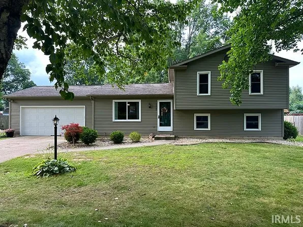 23392 Broadwood Dr, Elkhart, IN 46514