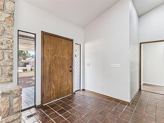 5th image of 4313 Saint Thomas Dr