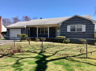 230 S Broadway, Lindenhurst, NY 11757