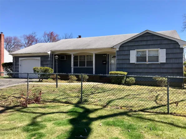 230 South Broadway, Lindenhurst, NY 11757