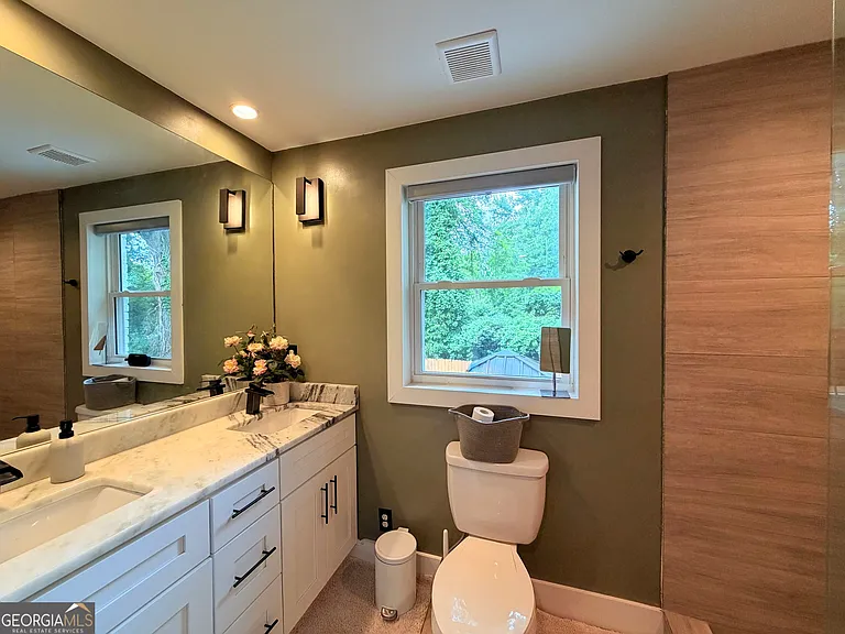 1311 Douglas St SW — Photo 11