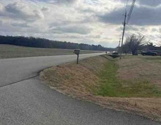 Exterior Neighborhood (street photo)