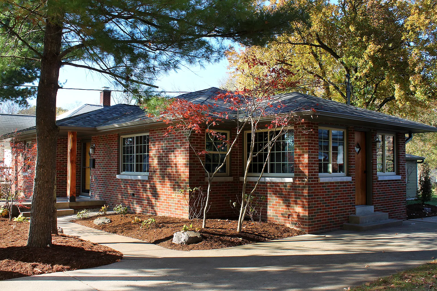1537 Grand Ave photo 1