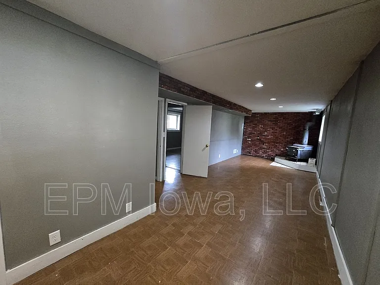 1242 Edgewood Dr — Photo 29