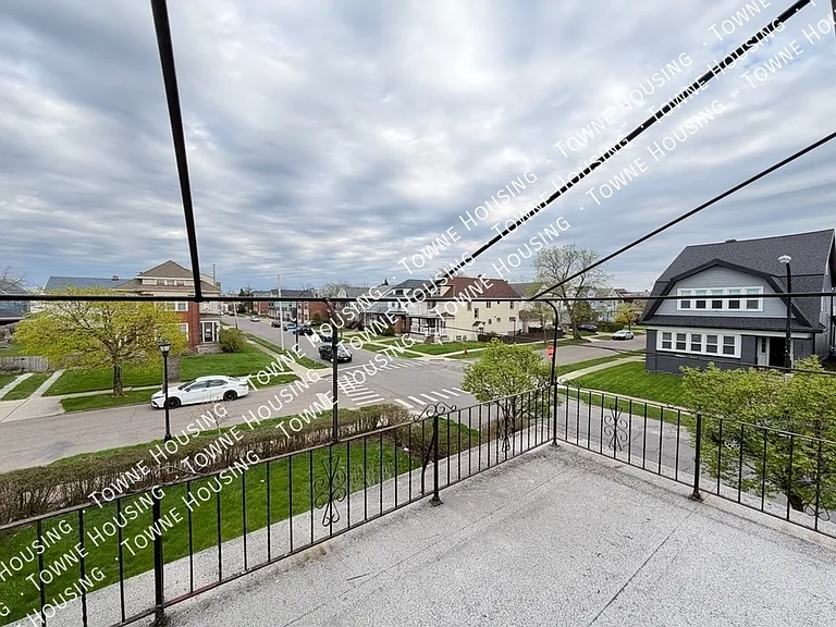 144 Lovering Ave #UPPER — Photo 4