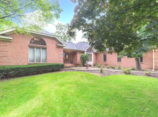 27525 Gerry Ln, Sycamore, IL 60178