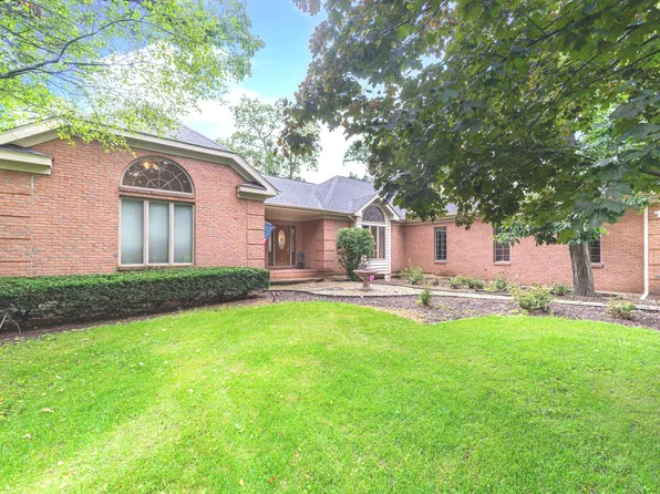 27525 Gerry Ln, Sycamore, IL 60178