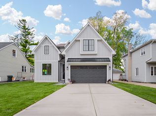 220 Elm St, Glenview, IL