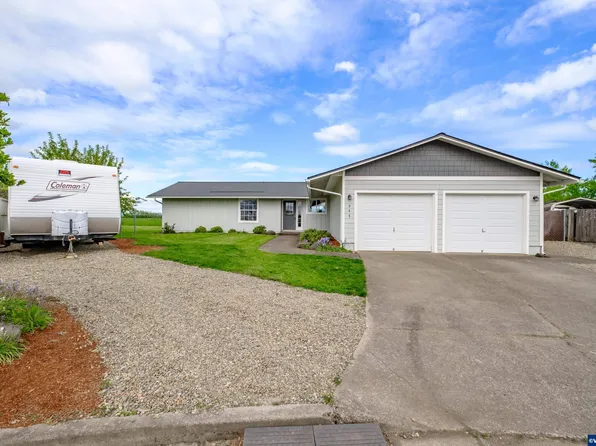 945 Heather Turn, Harrisburg, OR 97446