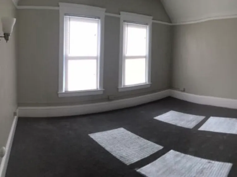 1180 Warren Rd — Photo 5