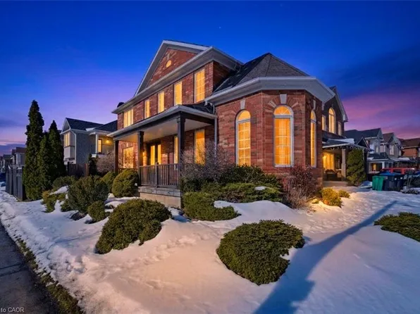 3927 Mayla Dr, Mississauga, ON L5M 7Y9