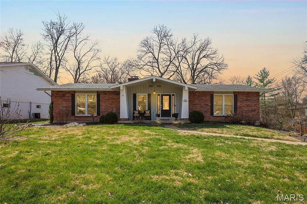 202 Morewood Dr photo 1