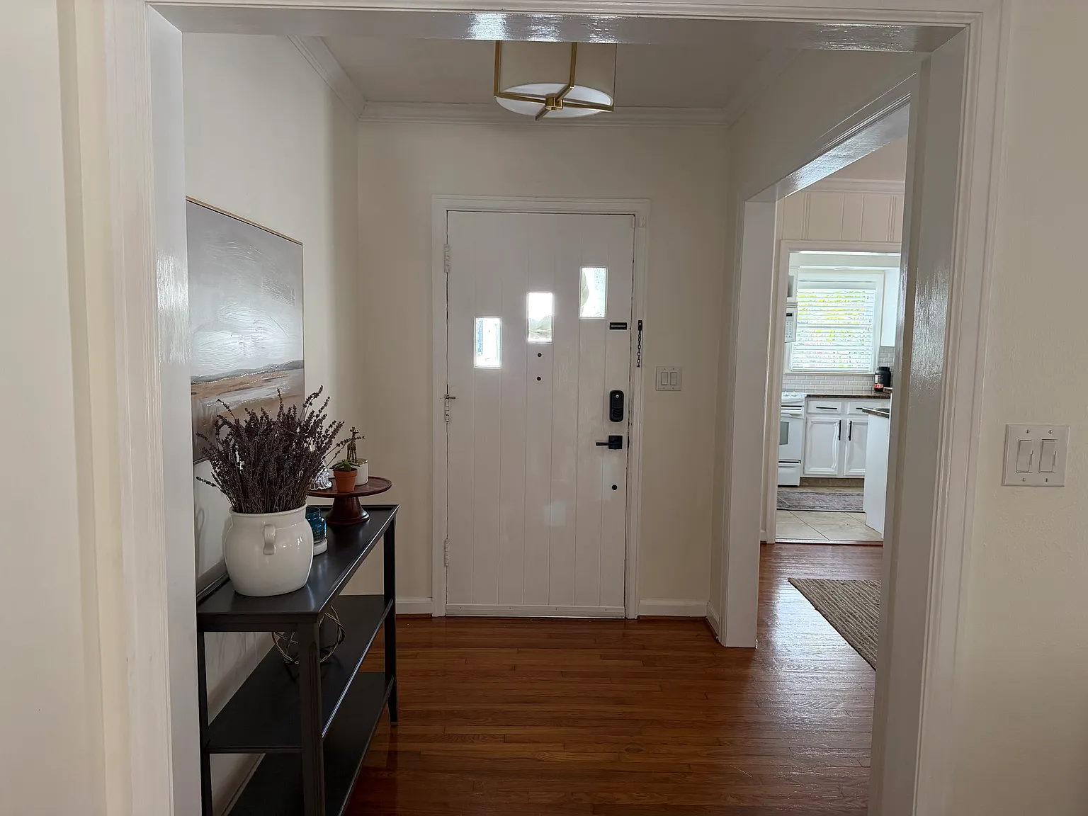 3 bed, 1650 sqft, $4,900 — Photo 2