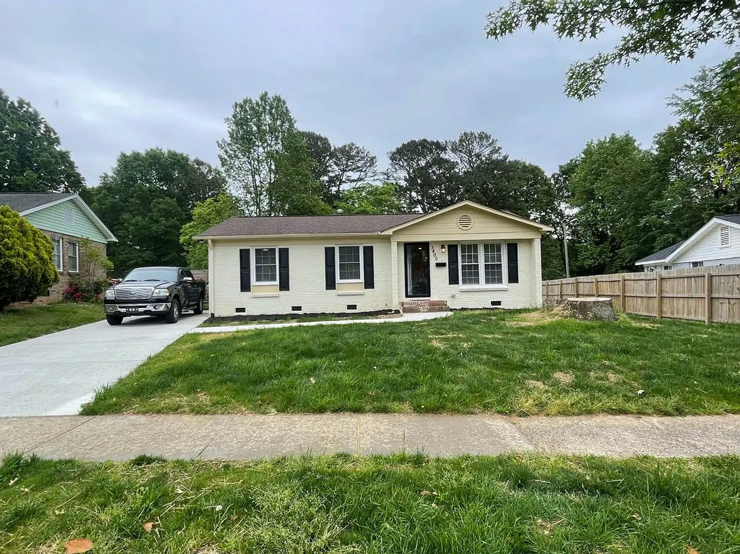 Room in 3 Bedroom Home at Cricketeer Dr — Photo 4