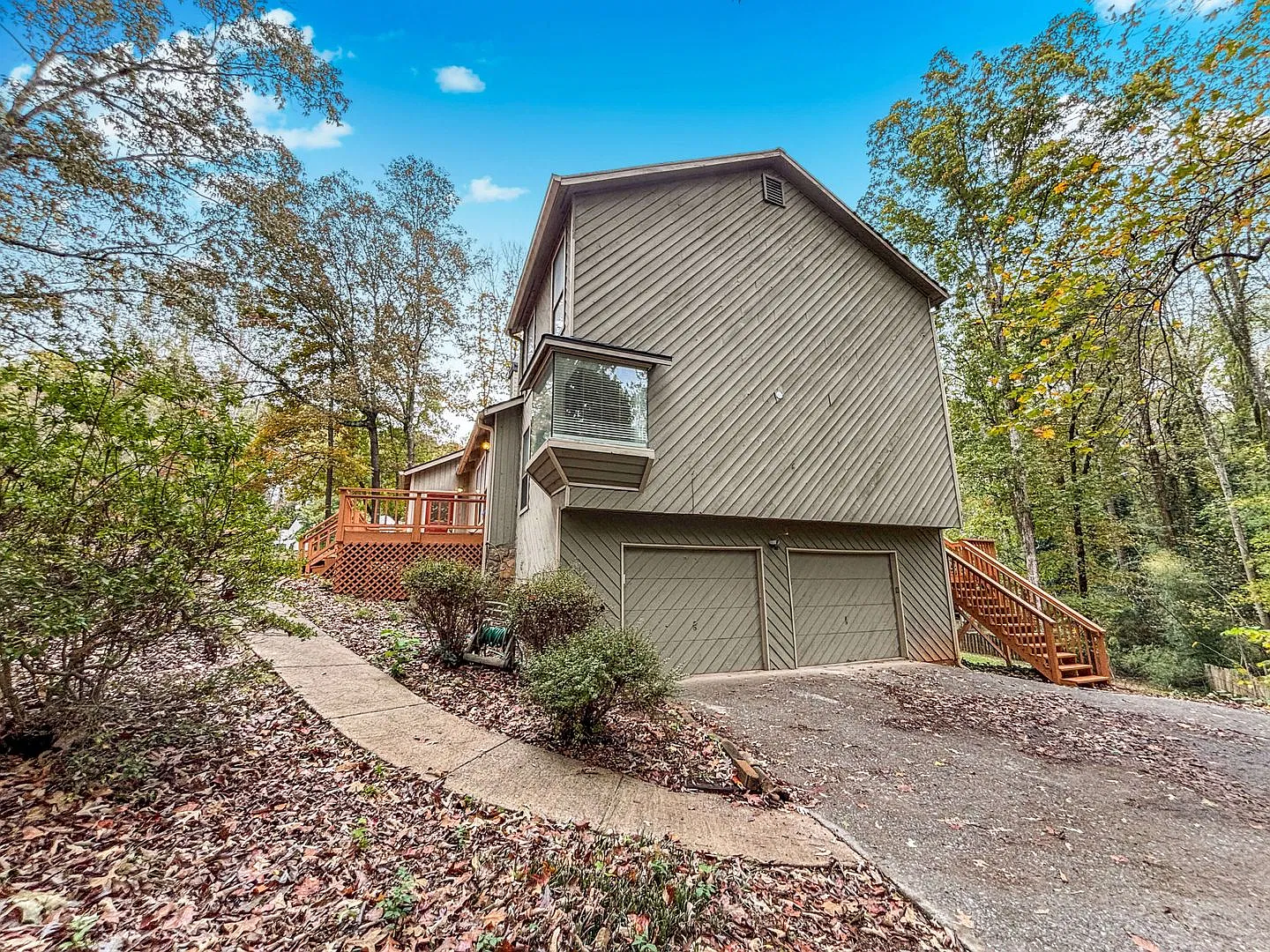 Beautiful 4 BR 3.5 BA Home in Marietta! — Photo 3