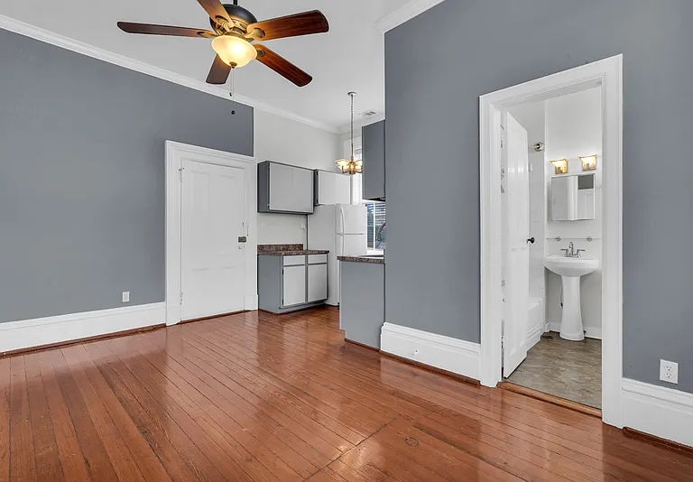 112 E Harris St #404 — Photo 10
