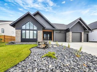 5913 N 13th St, Lloydminster, AB T9V3L4