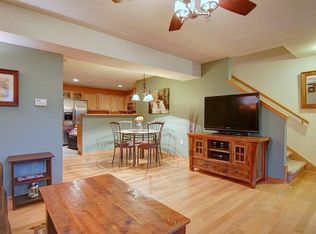 3902 Maple Grv #13, Madison, WI 53719