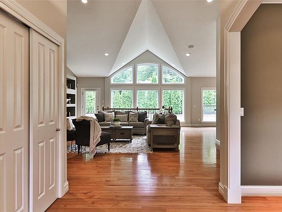 4th image of 27 Tealwood Dr