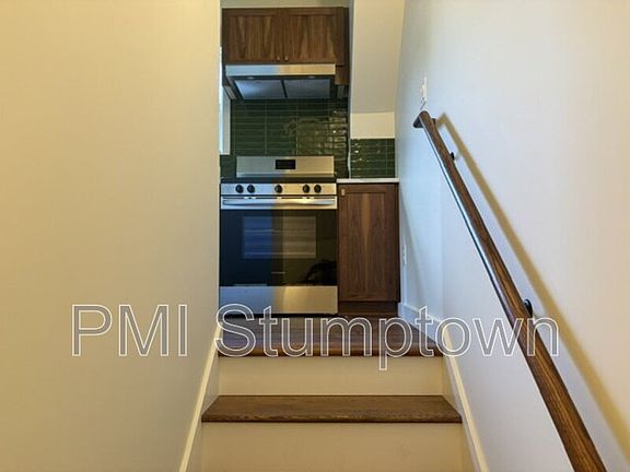 5th image of 3538 NE 65th Ave Unit B