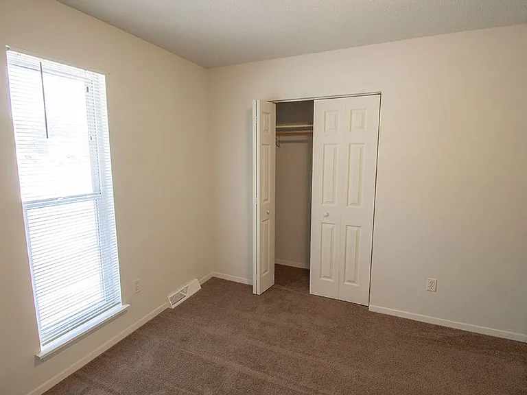 210 Wheaton Ct — Photo 13