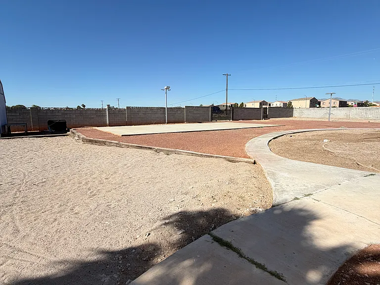 7477 Ullom Dr — Photo 23