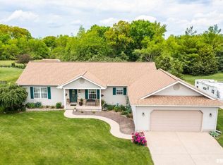 4241 Sheridan Rd, Pekin, IL 61554