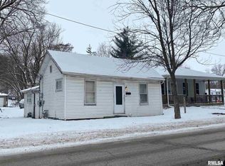 611 N 6th St, Petersburg, IL 62675