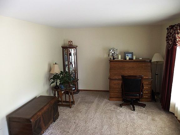 3rd image of 630 Normandy Dr