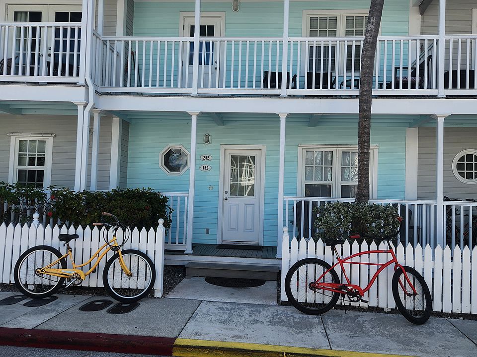 Entrance with Bicycles