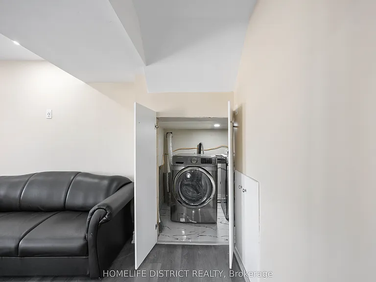 7 Mosely Cres — Photo 23