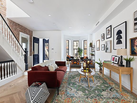 2nd image of 678 Park Pl