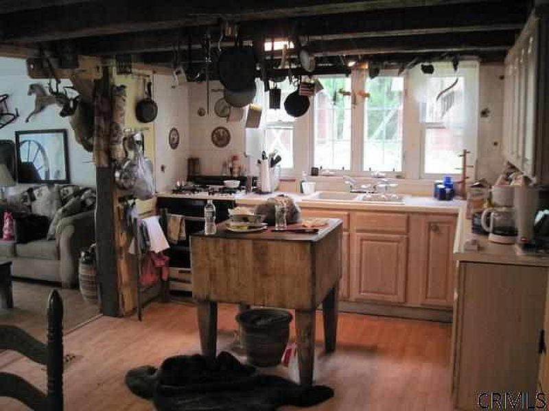 4th image of 893 HONEY HOLLOW Road