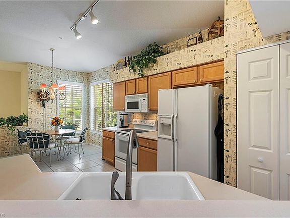 5th image of 25140 Sandpiper Greens Ct APT 201