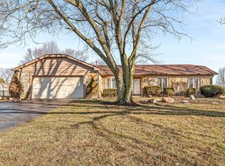 6892 W Brier Creek Dr, New Palestine, IN