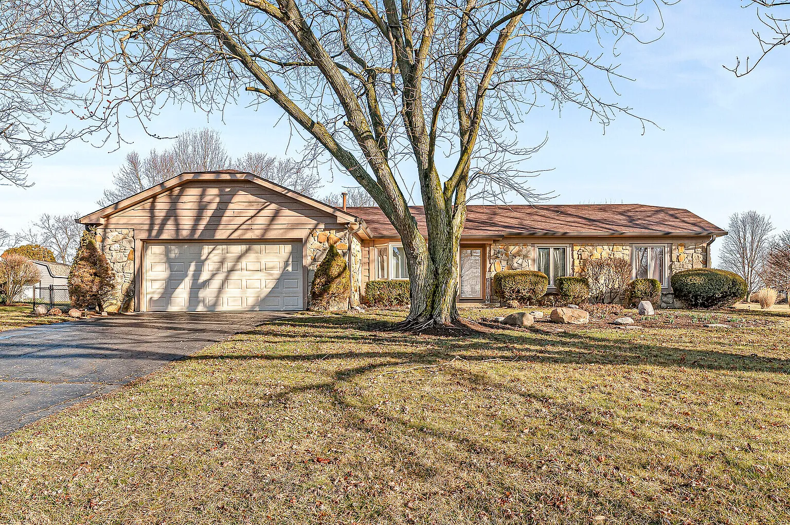 6892 W Brier Creek Dr photo 1